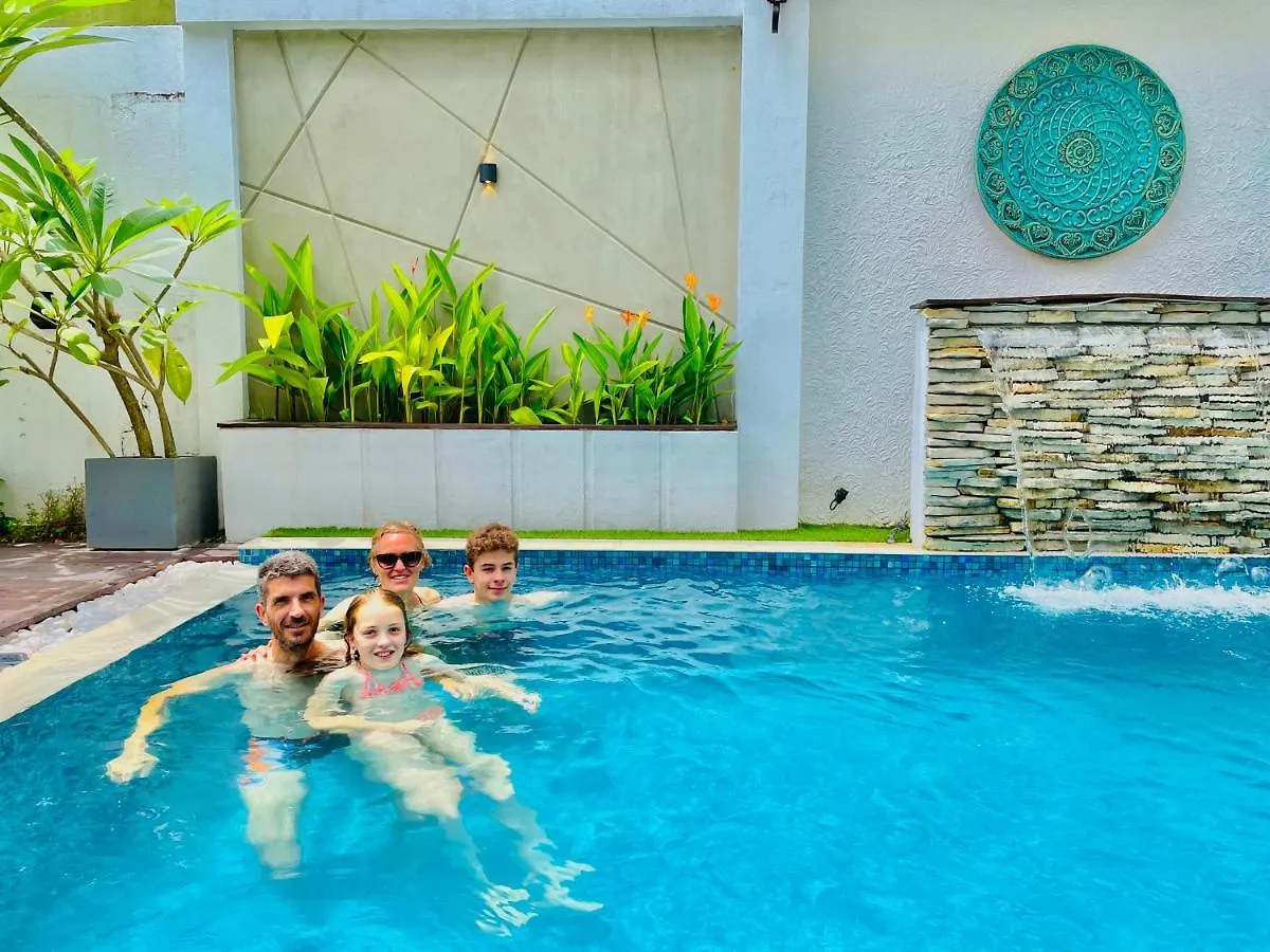 8 Plus Luxury Apartments Negombo 3*,  Sri Lanka