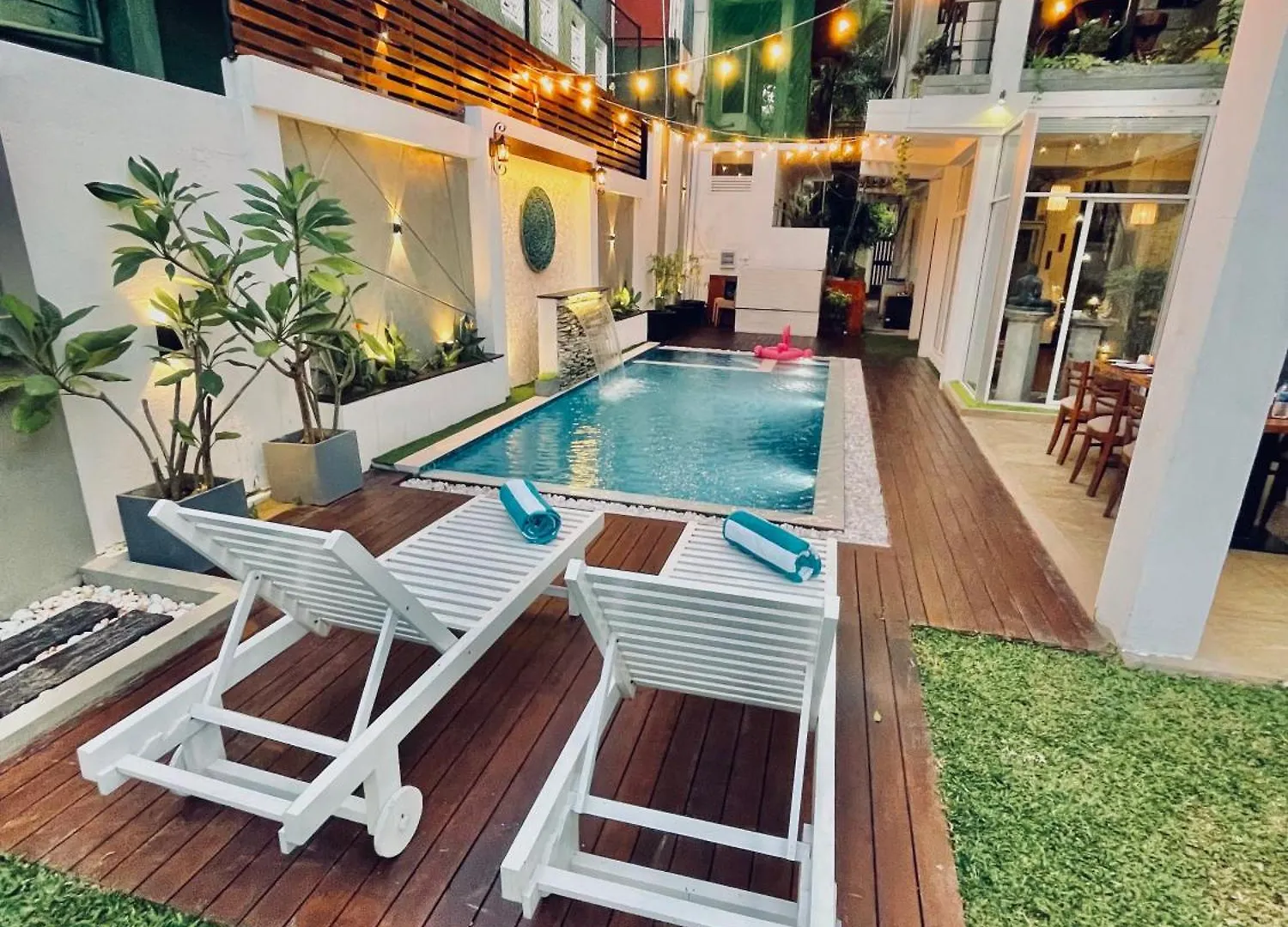 8 Plus Luxury Apartments Negombo 3*,