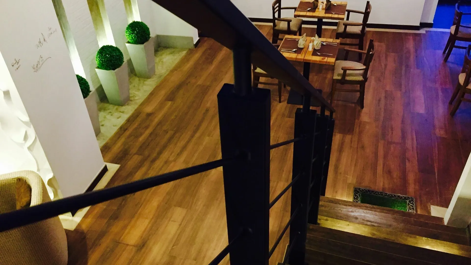 8 Plus Luxury Apartments Negombo 3*,